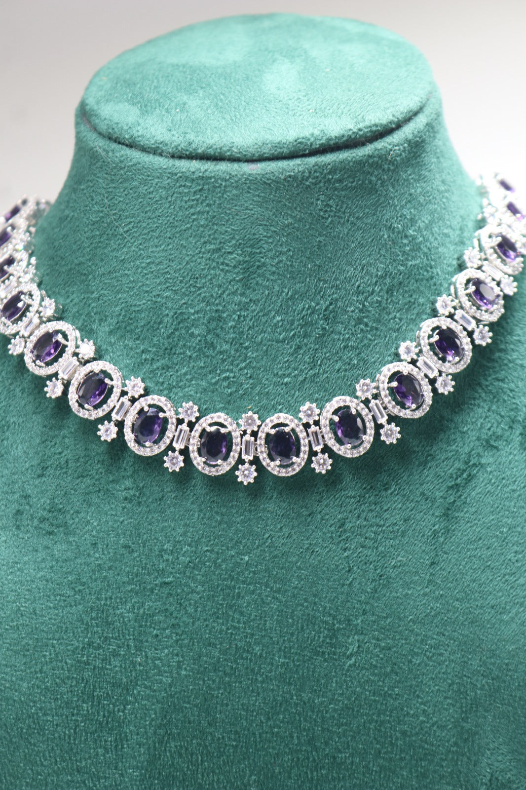 Noorain Dual Color Collar Necklace Set