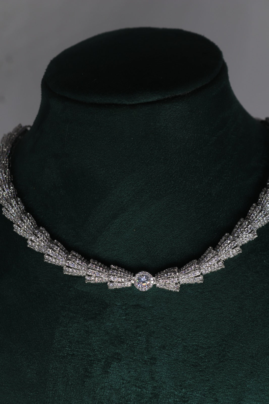 Zareefa Collar Neckpiece Set