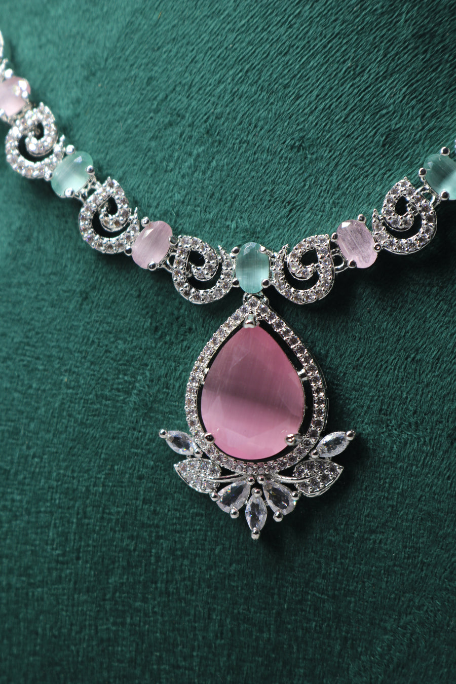 Swan Lake Necklace Set