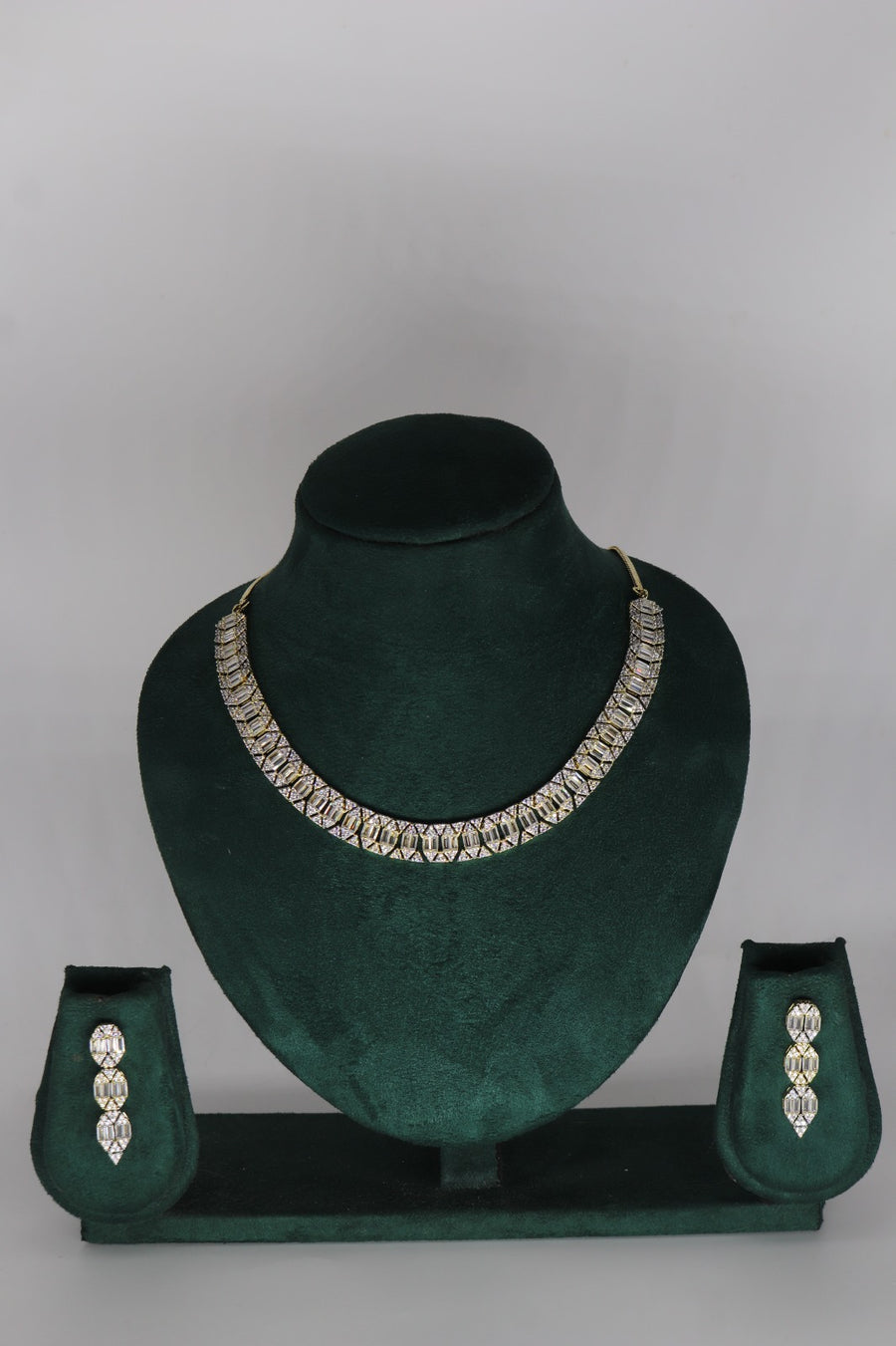 Almas Collar Necklace Set alternate view